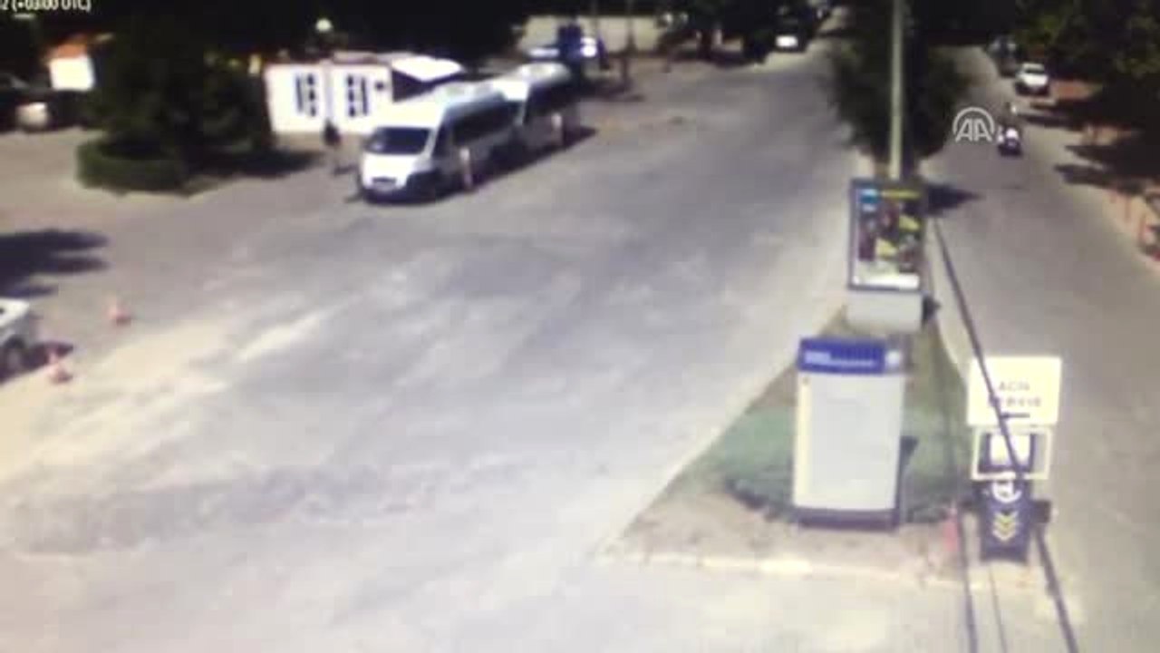 Polisin Öğrenciyi Sınava Yetiştirme Anları Mobese'de - Eskişehir