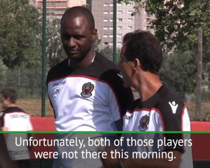 Télécharger la video: Vieira to discuss Balotelli's future with Nice president after Italian's no-show