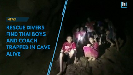 Скачать видео: Found! 12 boys, coach trapped in Thai cave for 9 days are alive