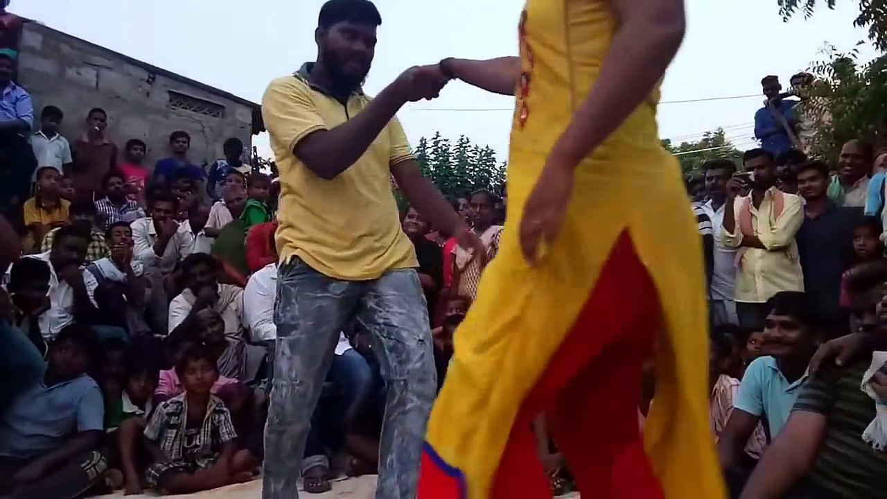 இப்படியொரு கேவலமான நடனத்தை நீங்கள் பார்த்ததுண்டா? வீடியோ