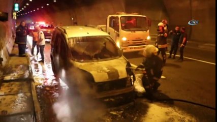 Seyir halindeki araç Bolu Dağı Tüneli’nde yandı...