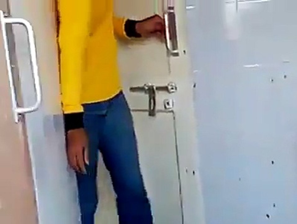 BRAVE BOY VS SNAKE