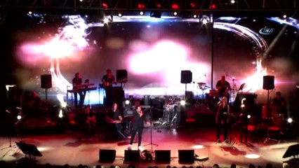 Bursa'da Emel Sayın ve Emre Altuğ Rüzgarı