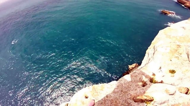 قفزة الموت التي لم يفعلها أحد قبله ولا بعده Cliff jumps 30m in Cap de l'eau