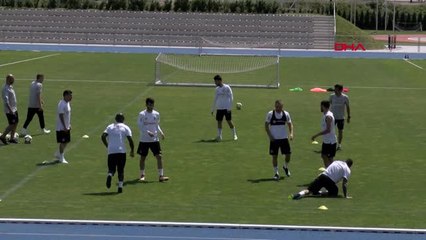 Spor Beşiktaşlı Adriano, Slovakya'daki İlk İdmanına Çıktı - Hd