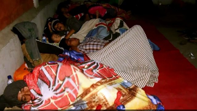 Bali volcano hurls lava and ash, hundreds evacuated