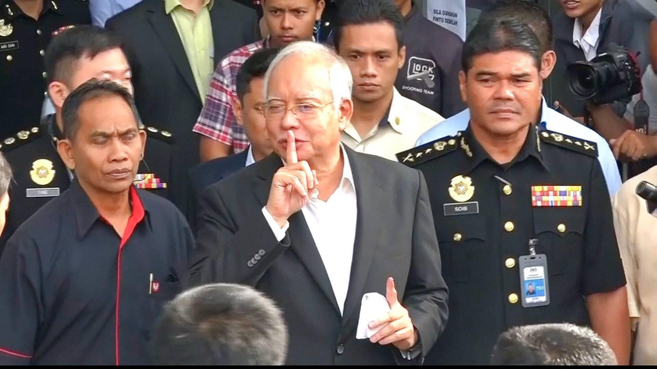 Malaysia 1MDB scandal: Ex-PM Najib Razak arrested