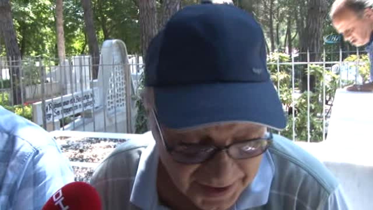 Kemal Sunal Vefatının 18. Yılında Mezarı Başında Anıldı