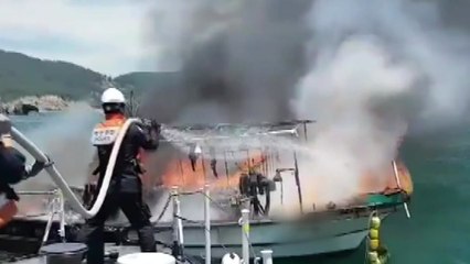 항해하던 선박에서 불...선원 2명 모두 무사 / YTN