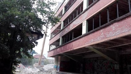 Démolition de Rhodiaceta à Besançon : un an de chantier déjà (2/2)