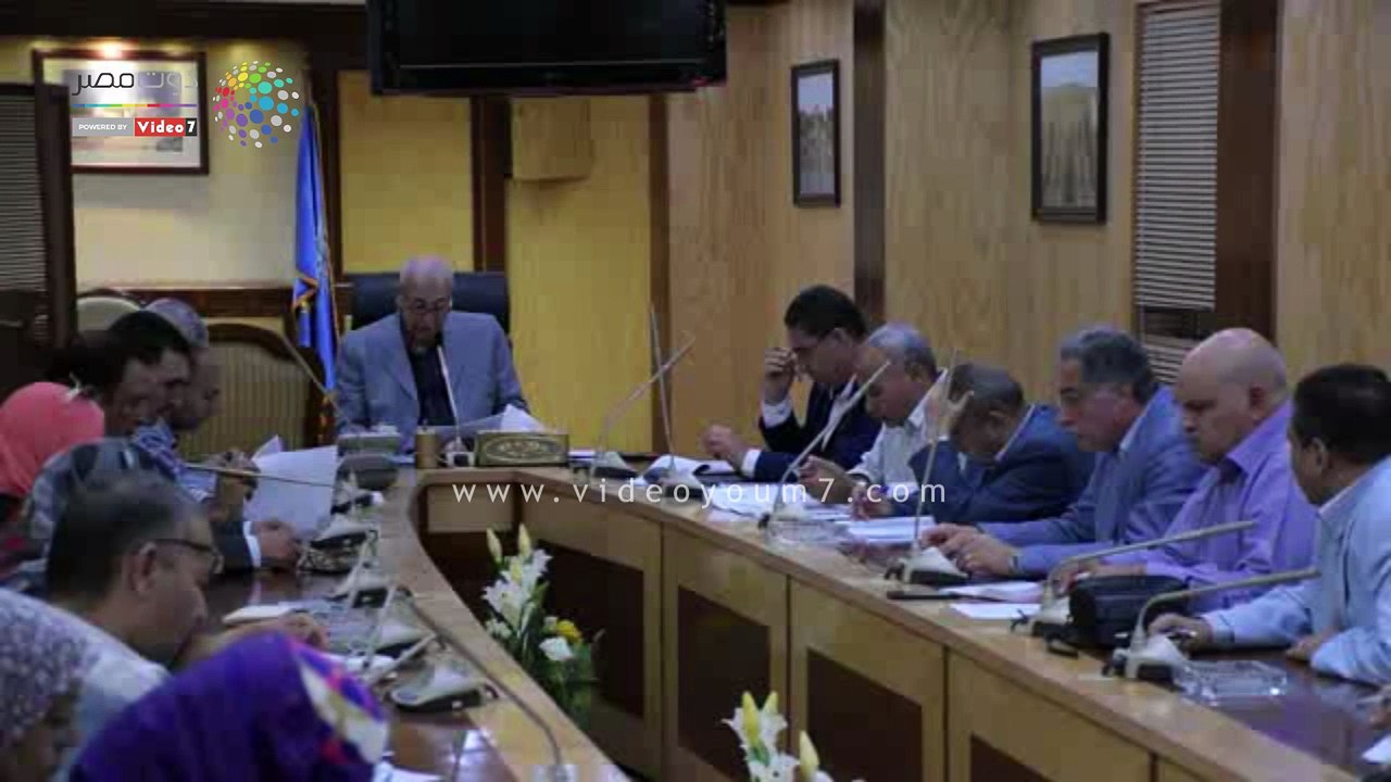 محافظ أسوان يتابع تنفيذ 15 مشروعا لصندوق تحيا مصر بتكلفة 320 مليون جنيه