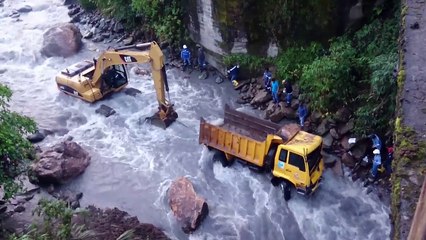 Wow!!...This Is Extreme Operator Working Unbelievable To See