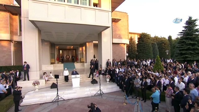 - Başbakan Yıldırım Başbakanlık personeliyle vedalaştı