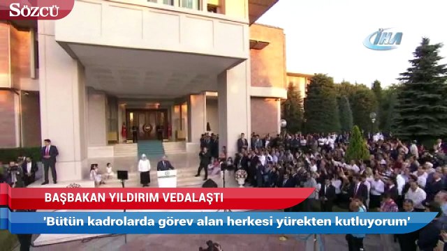 Başbakan Yıldırım Başbakanlık personeliyle vedalaştı