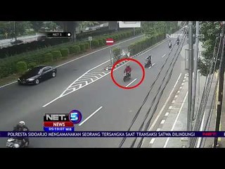 Peristiwa Penjambretan Seorang Wanita Terekam CCTV - NET 5