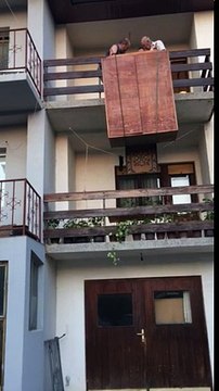 Déménager l'armoire dans le vide ? RATÉ :)