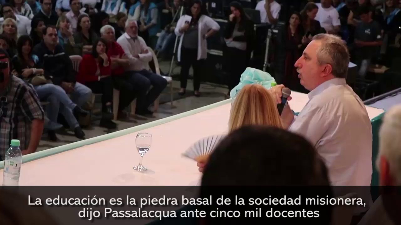 La educación es la piedra basal de la sociedad misionera, dijo Passalacqua ante cinco mil docentes