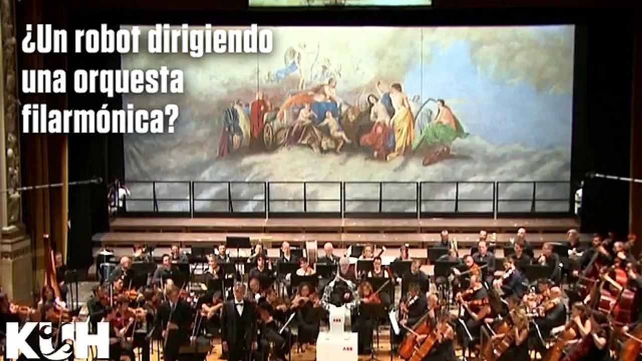 Un robot dirige una orquesta