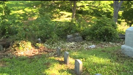 下载视频: Vandals Target Iowa Cemetery by Tearing Down Headstones