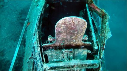 Opération sous-marine pour identifier un pilote tombé en 1944