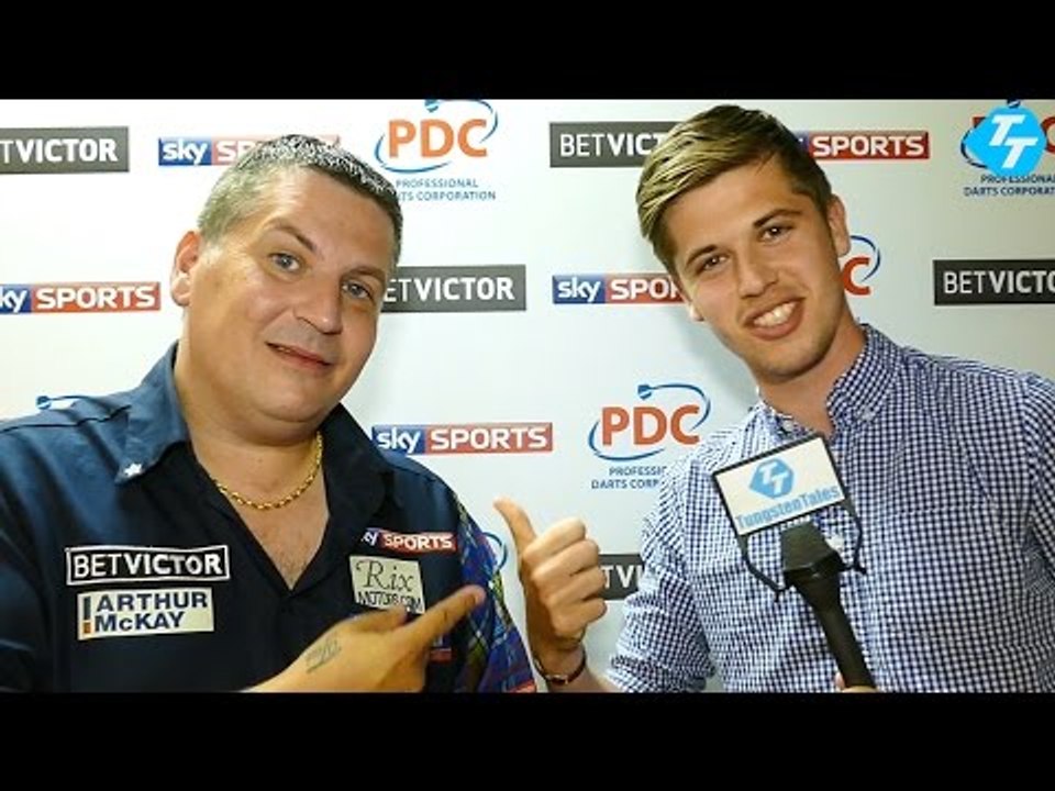 Gary Anderson wins 10-4 against Steve Beaton in the first round of The BetVictor World Matchplay
