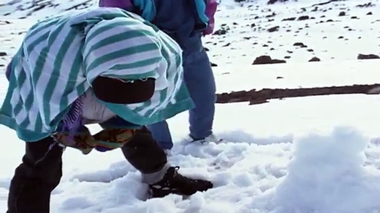 HAWAIIAN SNOW. DID YOU KNOW IT SNOWS IN HAWAII? TOURISM, FUN, ADVENTURE.
