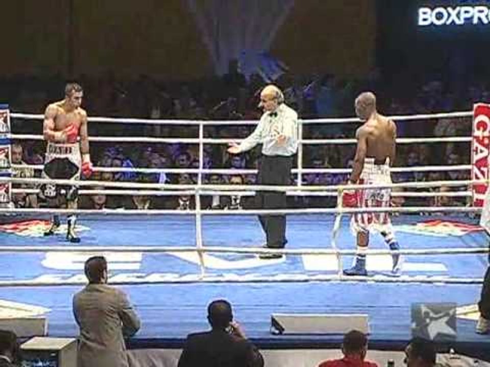 Boxing - Selcuk Aydin vs Lucky Lewele