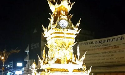 Ke Thailand? Jangan Lupa Kunjungi Golden Clock Tower!