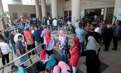 Police shut down Duta court ‘singers’