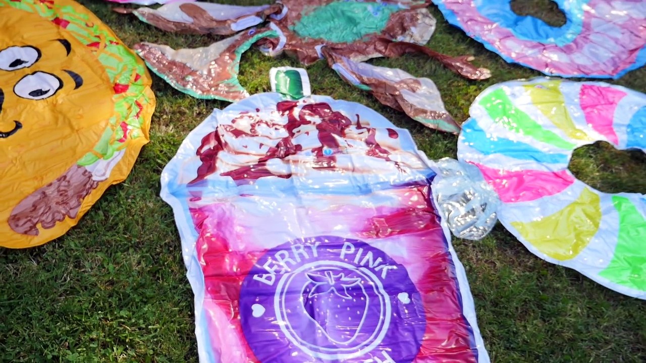 ON DÉBALLE 30 BOUÉES GONFLABLES GÉANTES POUR LA PISCINE