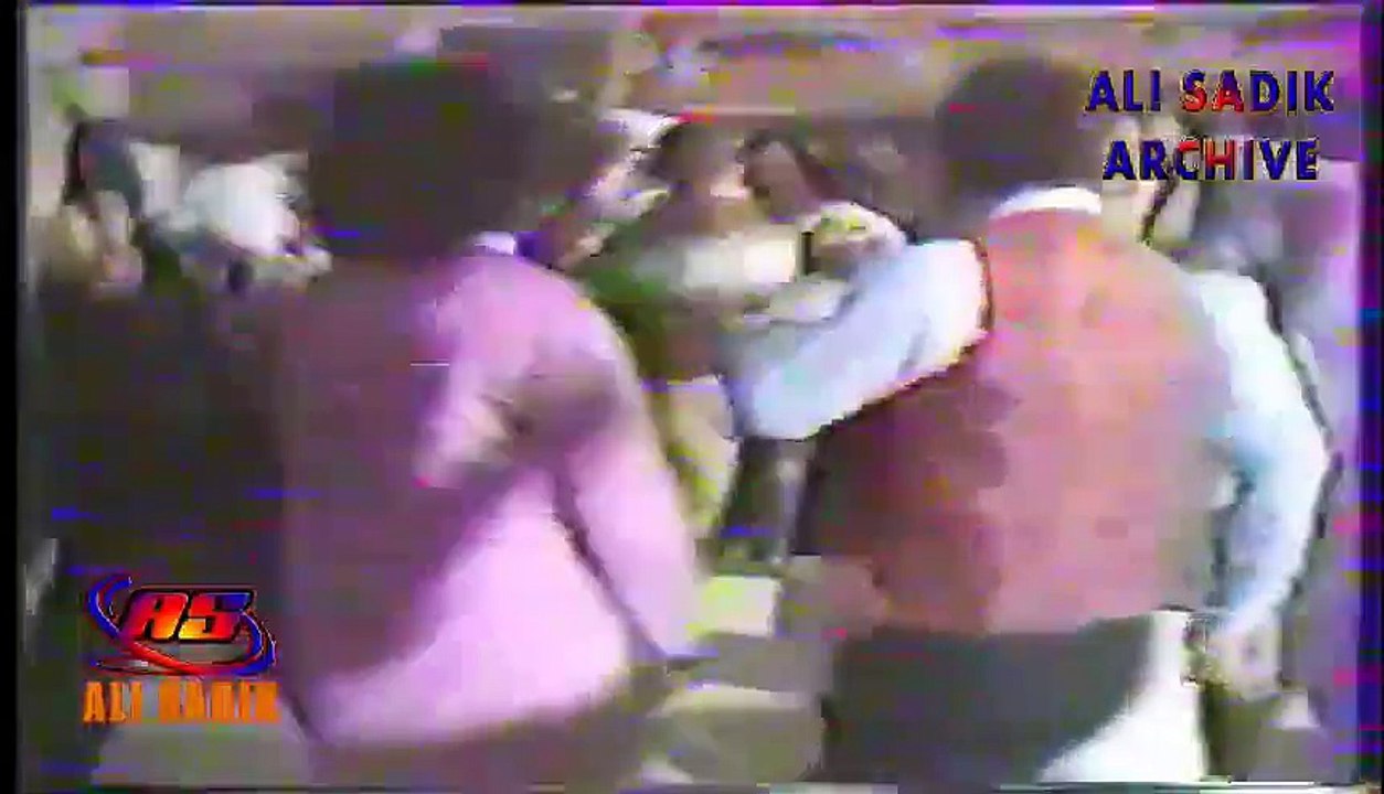 حفل السفارة العراقية في الكويت عام 1984 بحضور الفنان ياس خضر والفنانة سعدية الزيدي والفنان المصري عادل امام والفنانة اسعاد يونس ......