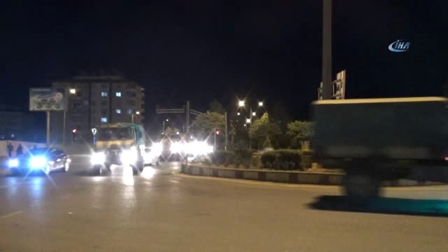 Münbiç ile Tel Rıfat Sınırına Sevkiyat Sabaha Kadar Sürdü