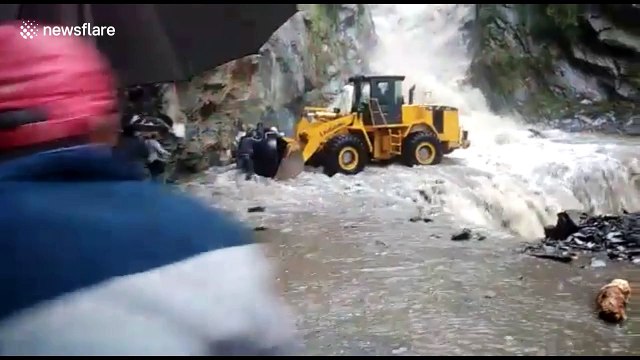 Daring rescue of villagers stranded on mountain top triggers controversy in India