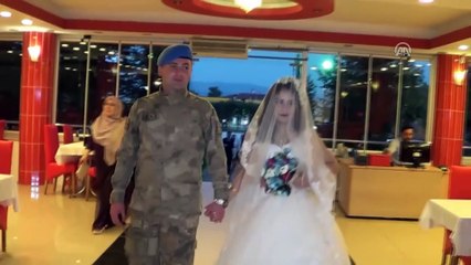 Düğününde damatlık yerine askeri kamuflajını giydi - TOKAT