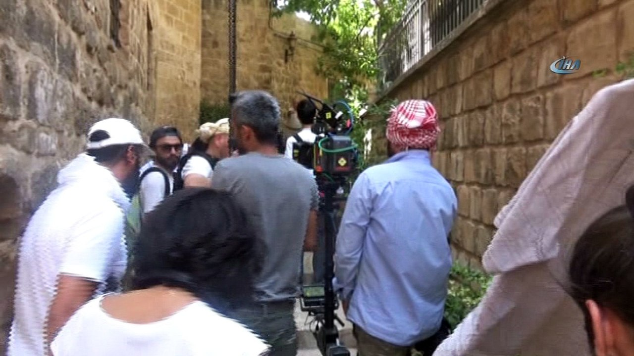 Ünlü oyuncu ve tiyatrocu Altan Erkekli: '  Başını okşamadığınız çocuğunuzu her türlü yola sunmuş oluyorsunuz'