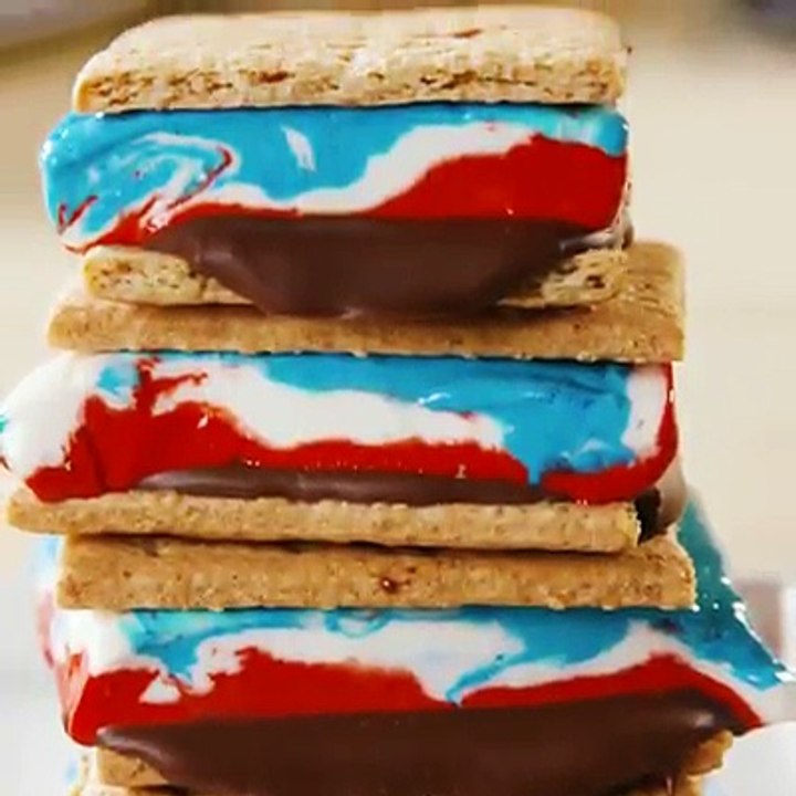 Star Spangled S'mores are THE ultimate dessert for your 4th of July party Full recipe: