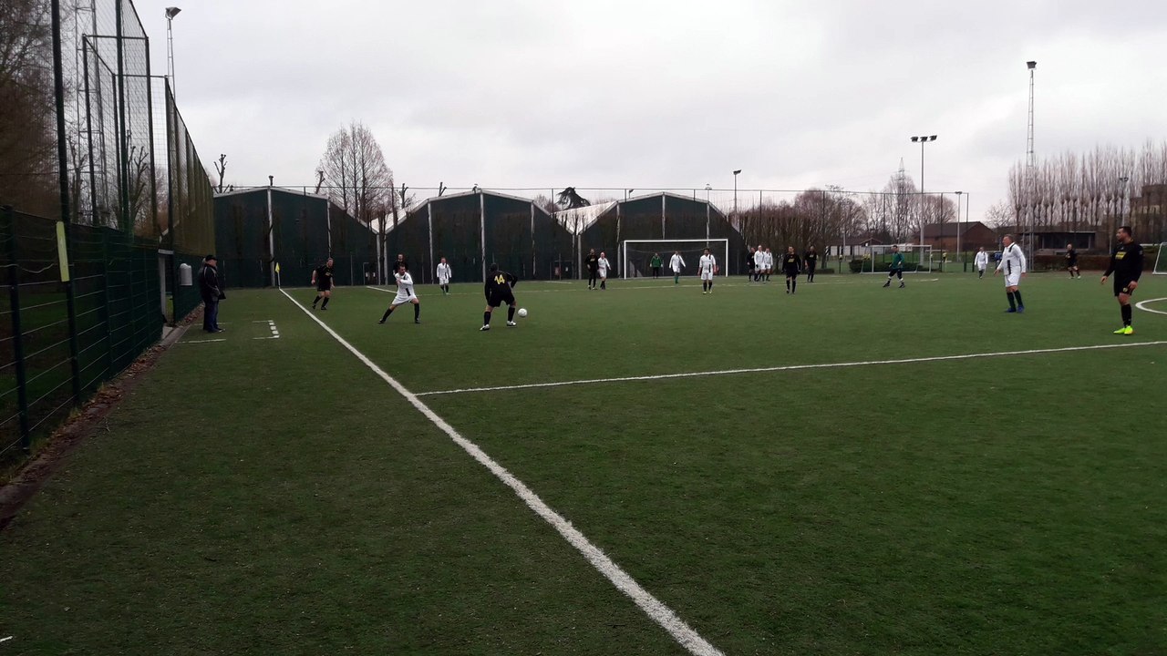 La Louve vétérans B - Eendracht Vilvoorde 1-0