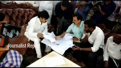 Janasena Chief Pawan Kalyan Meets with Paritala Sunitha Family