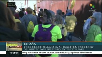 Catalanes marchan contra la posición de España ante su soberanismo