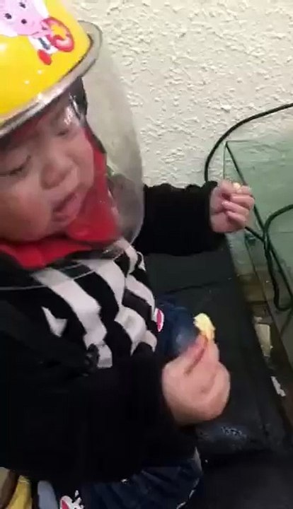 baby halmat funny clip