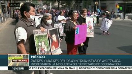 Padres de los 43 denuncian "indolencia" del secretario de Gobernación