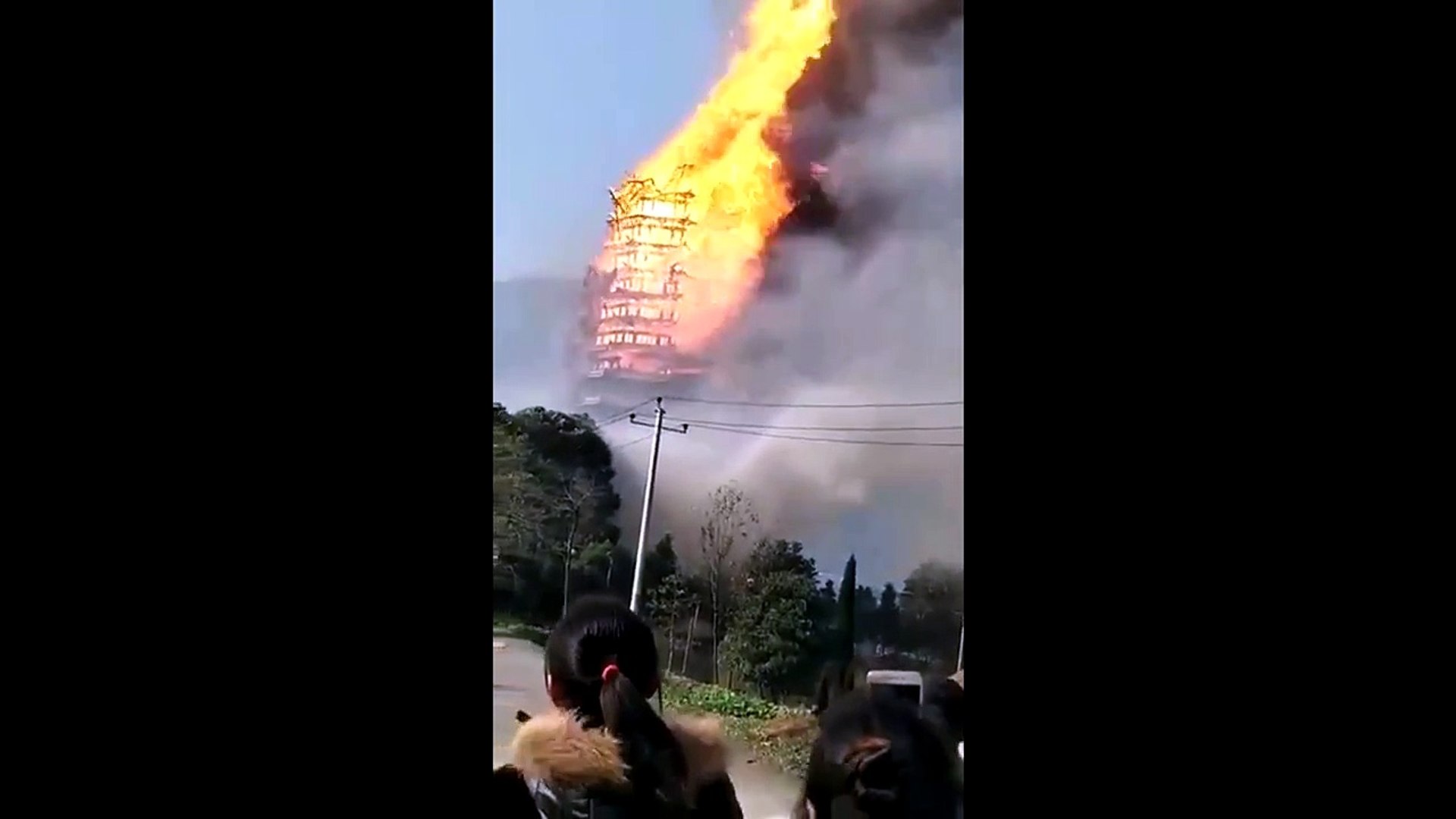 Fire At Wooden Pagoda In Mianyang Sichuan Video Dailymotion