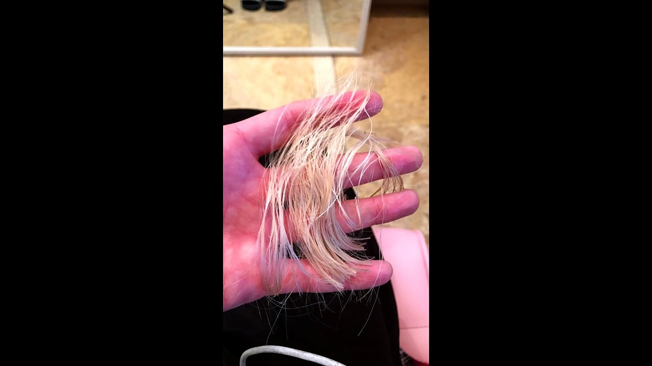 Katy Perry getting her hair cut -  Katy Perry unveils dramatic Miley Cyrus shaved hairdo