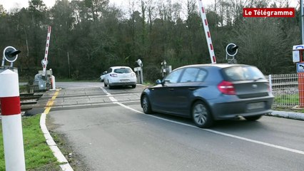 Elven (56). Passage à niveau : un car scolaire évite de justesse le train