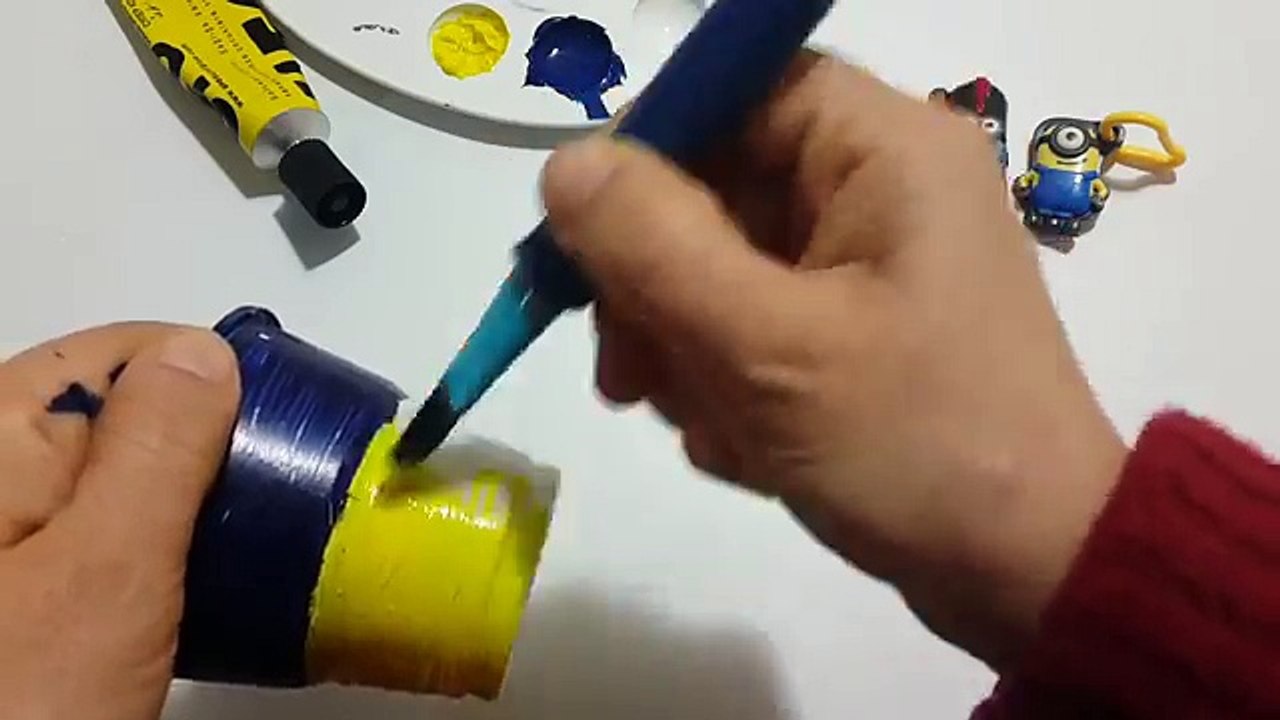 Make Minions Charers With Waste Materials at Home