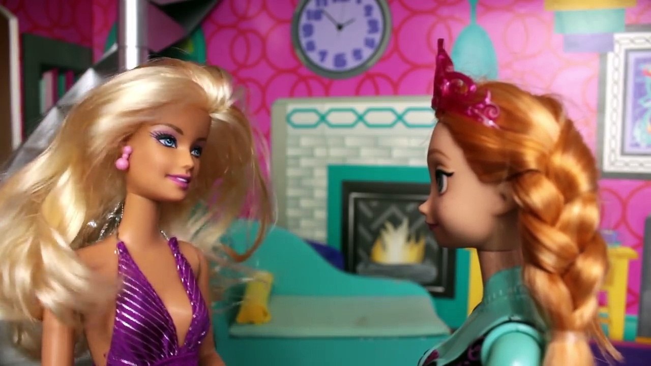 Frozen Anna passando batom Colorido - Aprenda Cores com Frozen Filme Portugues