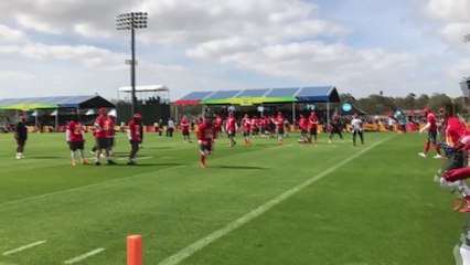 Hill leaps over Walker for end-zone grab at Pro Bowl practice