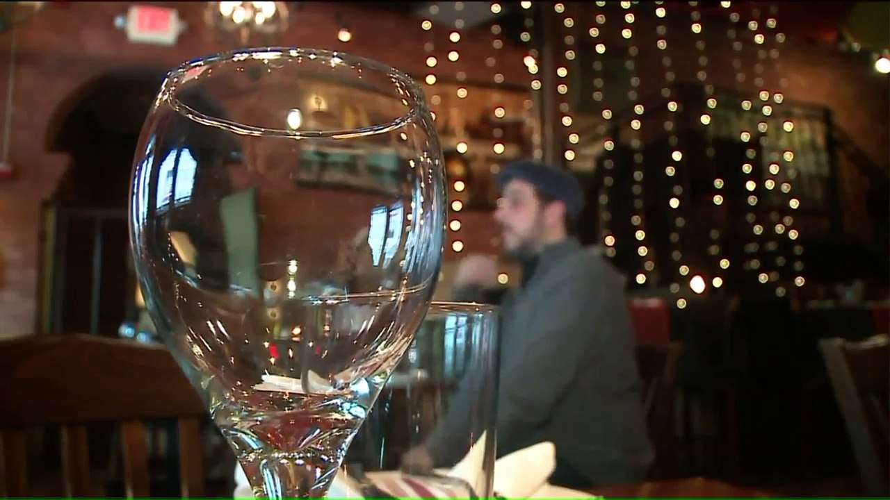 Complaints Pile Up from Restaurant Owners Over Popular Coupon Website