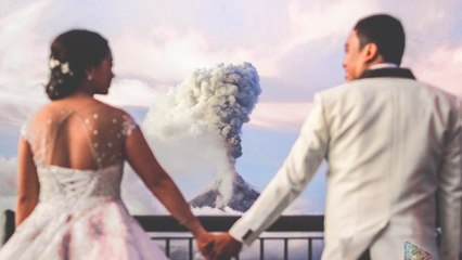 Couple weds dangerously close to Mayon volcano