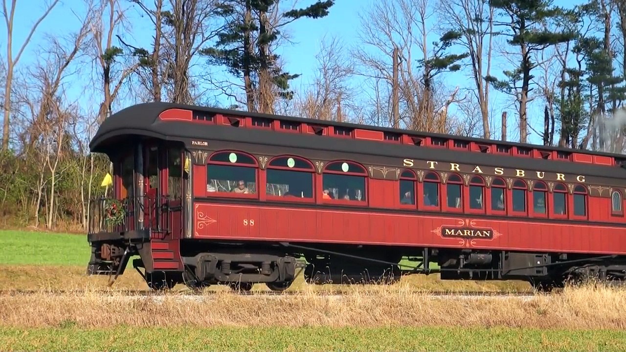 Strasburg Rail Road: Two Trains on the Santa Express